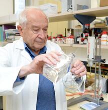 Auguri al Dott. Mechoulam: oggi avrebbe compiuto 93 anni