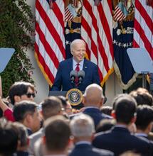 Biden manda in fumo Trump nella politica sulla marijuana