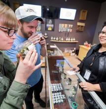 Eerste cannabisshops openen deuren in Californië