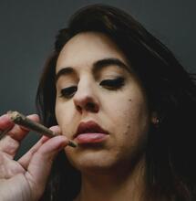 Por qué la ciencia prohibicionista ignora al cannabis en salud mental