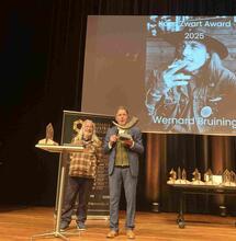 Cannabisprijs Koos Zwart Award uitgereikt aan Wernard Bruining 