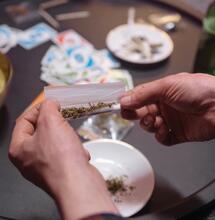 ¿Cómo salir del viaje de marihuana?