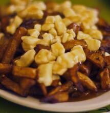 Frytki poutine infuzowane marihuaną