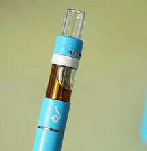 Le HHC-P est un cannabinoïde frère du THC-P, introduit sur le marché plus tôt cette année. HHC-P est l'abréviation d'hexahydrocannabiphorol et est considéré comme 33 fois plus puissant que le Delta-9 THC ordinaire. Le HHC-P est une forme plus forte de HHC, le HHC étant la forme hydrogénée du THC.