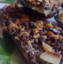  Barra de chocolate, dulce de leche, manteca y marihuana.