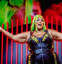 Lizzo Makes Way for Hemp Eyelashes