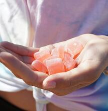 How to Choose THC Snacks and Gummies