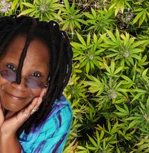 Tanti auguri alla Regina Whoopi Goldberg