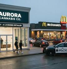 Canada, per la polizia sono più pericolosi i fast food che gli shop