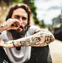 Kun je een boete krijgen voor blowen op straat?