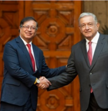 Gustavo Petro y Andrés López Obrador firman acuerdo para reformar políticas de drogas. Foto: Presidencia de Colombia.