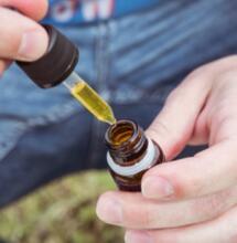 Vittoria sull’olio di Cbd, scacco alle lobby del farmaco