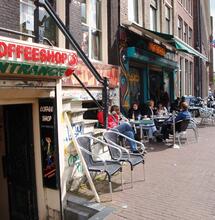 Coffeeshops steeds meer onder vuur