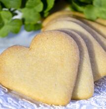 Cannabis e Cupido: biscotti al CBD per un San Valentino rilassante