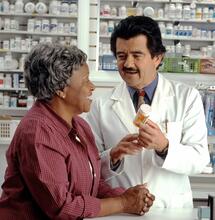 ¿Por qué los usuarios confían antes en su asociación que en la farmacia?