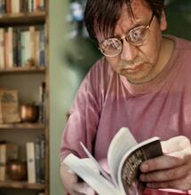 Feije Wieringa (1953-2026): Highlife redacteur was ervaren psychonaut 