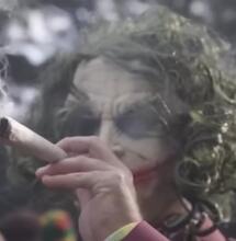 Captura de Pantalla de "Juntando As Pontas", film de Matías Maxx y Felipe Larozza.