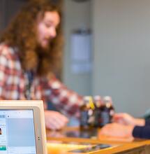 Crecen las inversiones en la industria cannábica pero también los riesgos. 