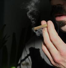 Marihuana recreativa España 2025: legalidad y multas