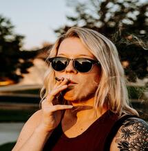 Controla la rojedad en tus ojos marihuanos.