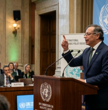 Petro: "La prohibición del cannabis solo trajo mafia y muerte a Colombia"