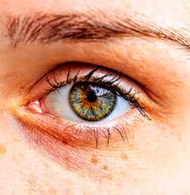 ¿Por qué los ojos rojos al fumar? Y cómo blanquearlos