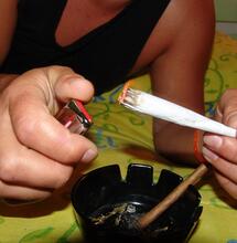 pros and cons of smoking cannabis