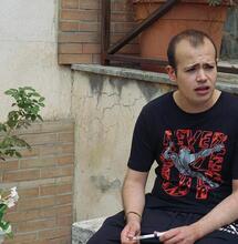 La storia di Cristian: coltiva cannabis a uso terapeutico e ora rischia 6 anni di carcere