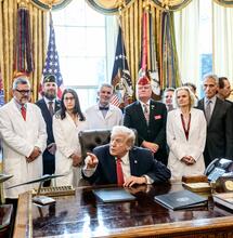 Trump firma orden ejecutiva para reclasificar el cannabis