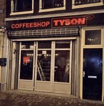 L’erba di Tyson ad Amsterdam nel suo nuovo coffeeshop