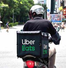 Cannabis a domicilio come con la pizza, ci pensa Uber