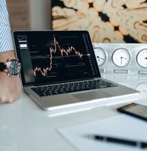 Cannabis Stocks Rally, Then Recalibrate After Trump’s CBD Push