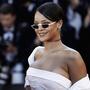Rihanna e i momenti divertenti con l’erba