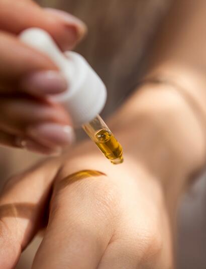 CBD helps  calm skin cells, reduce reactivity like redness, rough texture, and dullness