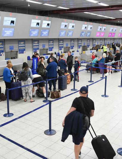 Cannabis im Flugzeug 2026: Regeln für Inlandsflüge & Ausland