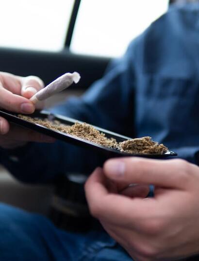 El consumo de marihuana en un coche ya no es sancionable
