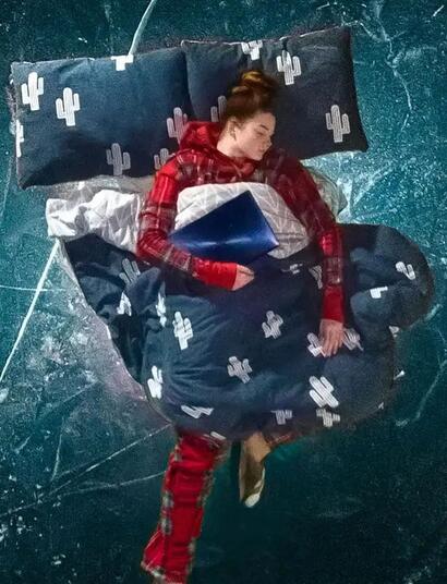 Wie THC und CBD den REM-Schlaf beeinflussen, warum Träume verblassen und was der "REM-Rebound" beim Entzug bedeutet.