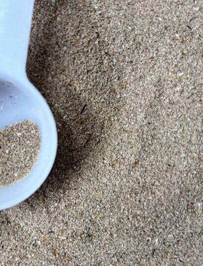 Hmyzí trus – nejlepší hnojivo pro konopí?