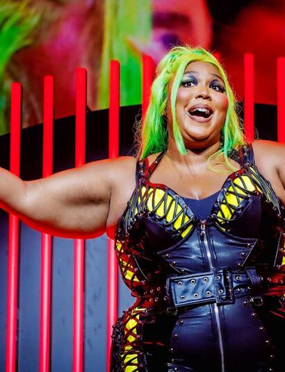 Les faux cils en fibre de chanvre de Lizzo