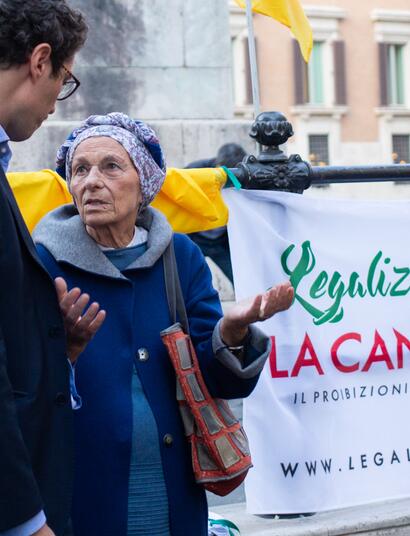 Addio a Emma Bonino: l'antiproibizionista in difesa della cannabis libera e del diritto alla cura