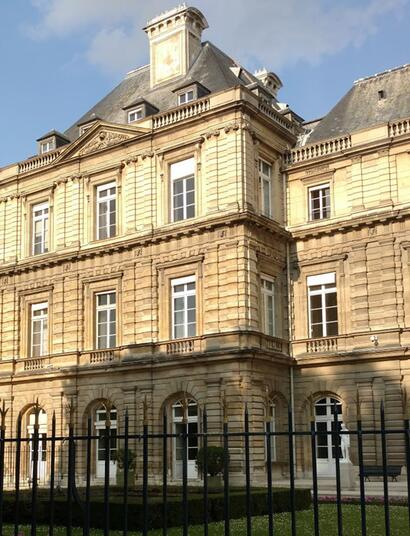 La tribune des sénateurs relance le débat sur la légalisation