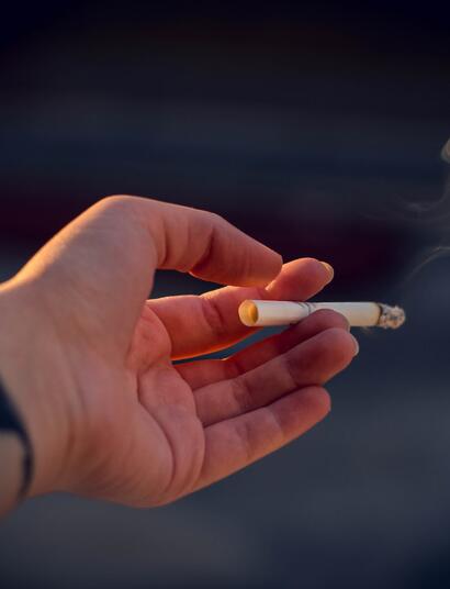 Tráva bezpečnější než cigarety a alkohol, říká průzkum