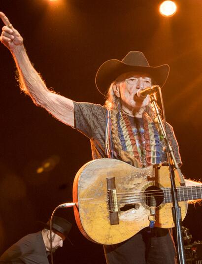 Willie Nelson slaví 90