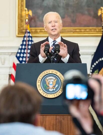 Biden perdona unos pocos usuarios de cannabis.