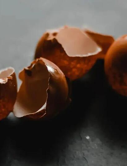 Eierschalen als Cannabis-Dünger sind eine hervorragende Quelle für Kalzium, haben aber auch Spuren von Magnesium und Kalium.