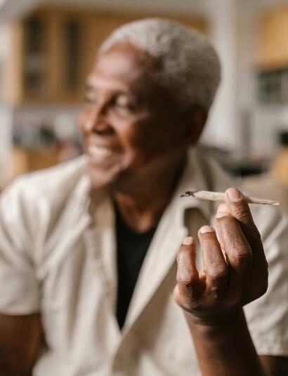 A major study found no link between lifetime cannabis use, cognitive decline, or dementia, challenging long-held assumptions about brain health. 