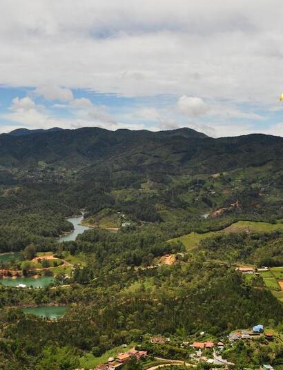Colombia necesita cambiar Constitución para regular el cannabis.