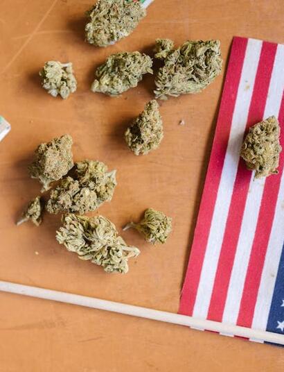 Industria del cannabis legal en Colorado en recesión plantean vender más.