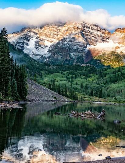 An updated guide to Colorado cannabis laws. Learn the latest rules on weed purchasing limits, possession caps, public consumption, and home cultivation.