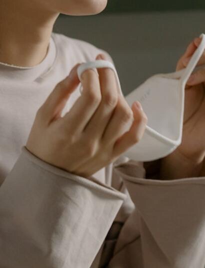 woman with face mask